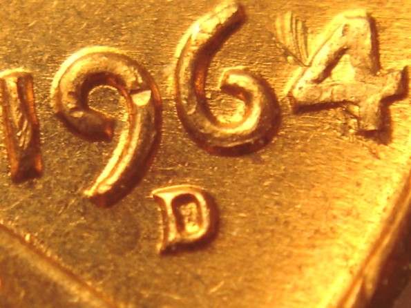 1964-D-Lincoln-Memorial-Cent---What-Are-The-Lines-By-The-4?